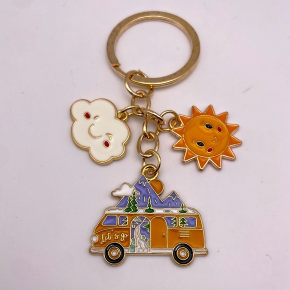 ADVENTURE AHEAD | Camper Van | Bag Charm | Keychain (Brand New!) 💘 - Picture 9 of 9